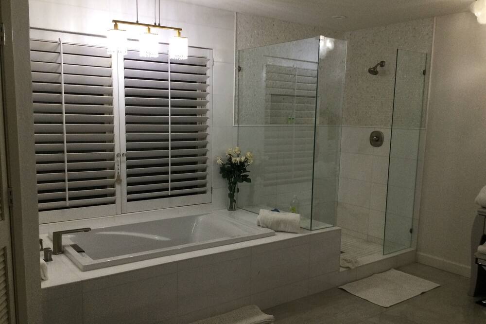 Photo of Bathroom in Trophy Club