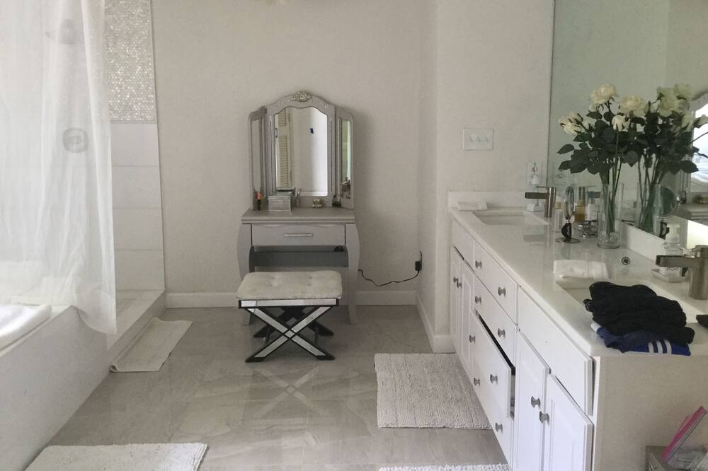 Photo of Bathroom in Trophy Club