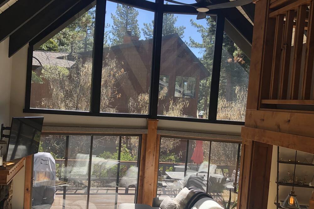 Photo of Livingroom in Lake Forest