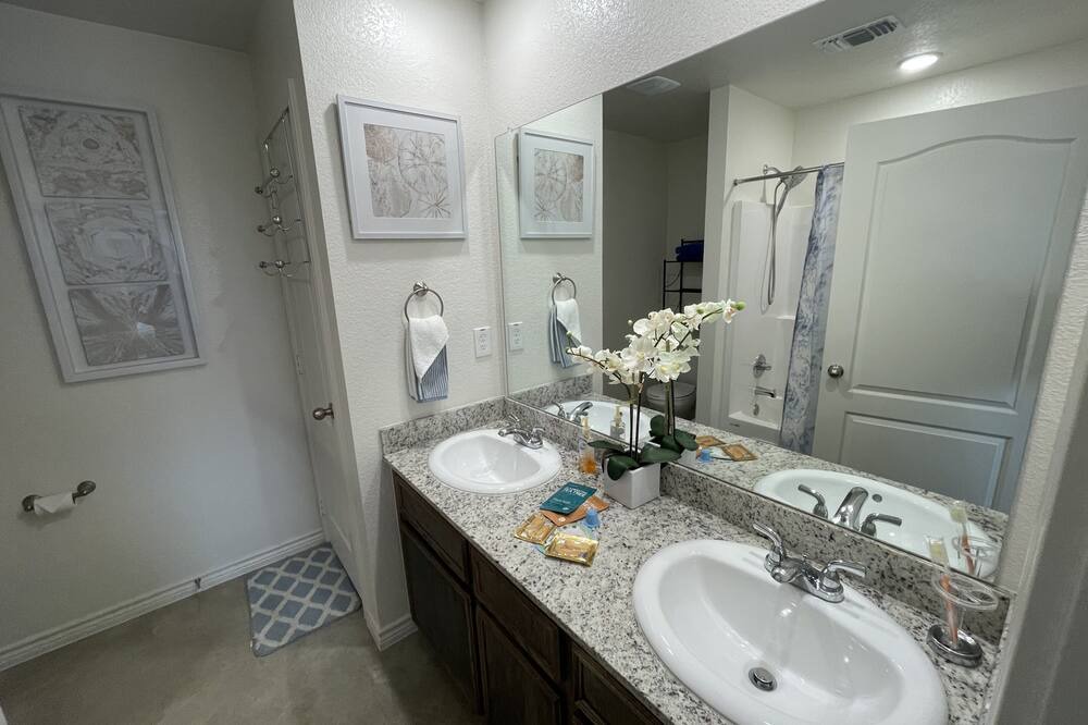 Photo of Bathroom in Killeen