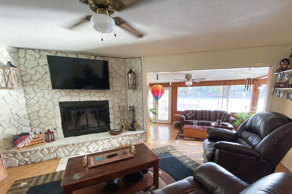 Photo of Bedroom in Brownwood