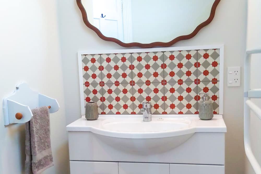 Photo of Bathroom in Whanganui