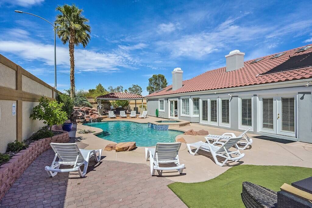 Photo of Outdoor in Spring Valley
