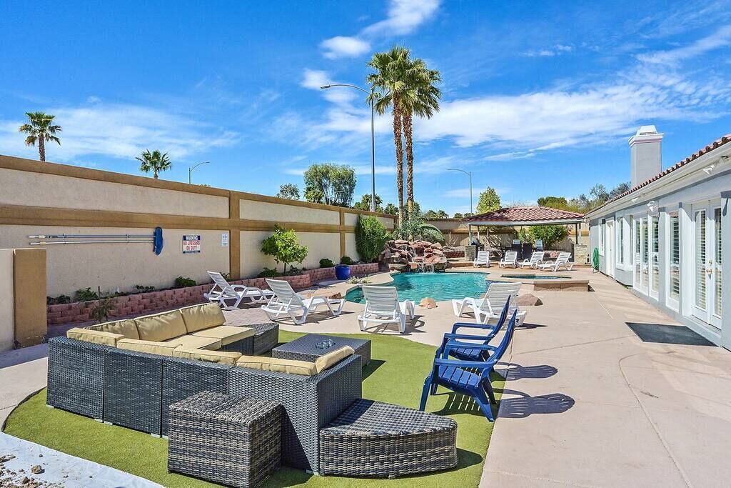 Photo of Outdoor in Spring Valley