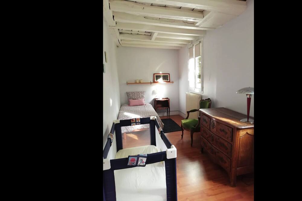 Photo of Bedroom in Saint-Jean-le-Blanc