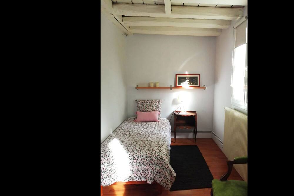 Photo of Bedroom in Saint-Jean-le-Blanc