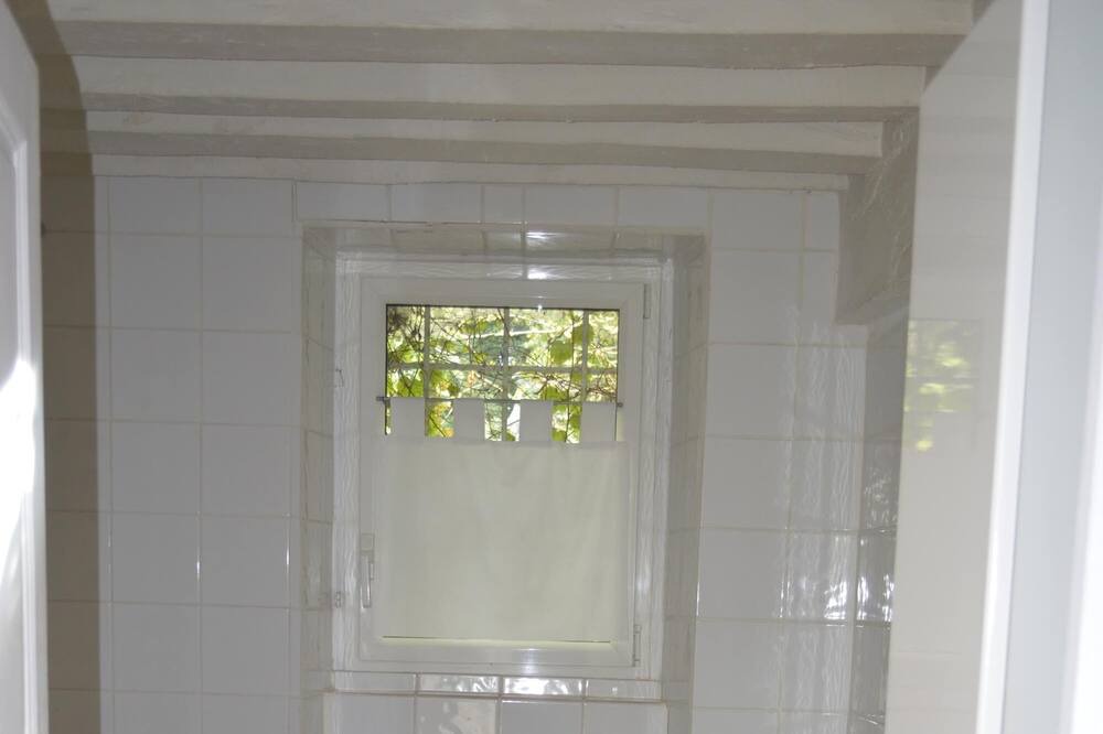 Photo of Bathroom in Saint-Jean-le-Blanc