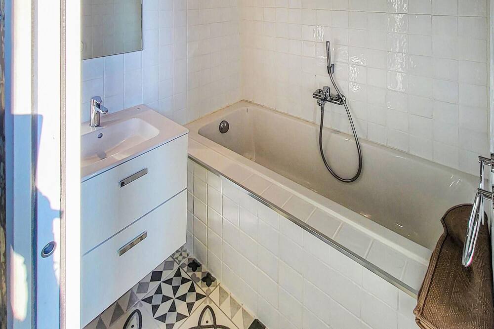 Photo of Bathroom in Pouzilhac