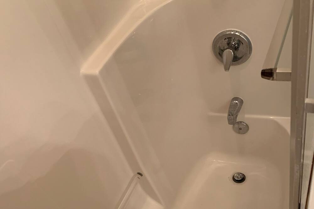 Photo of Bathroom in Red Hill