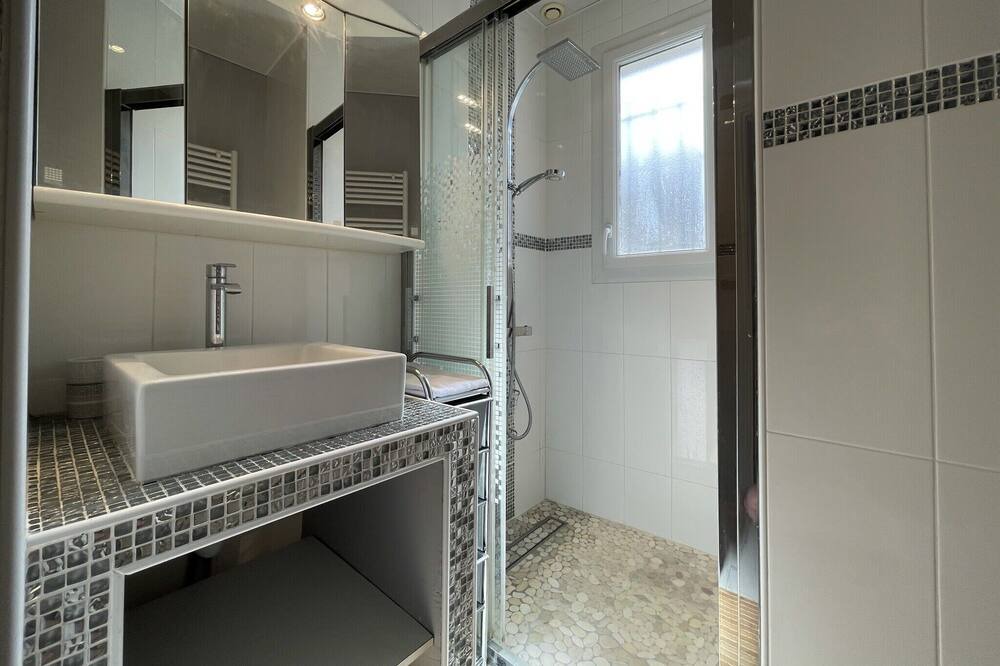 Photo of Bathroom in Blere
