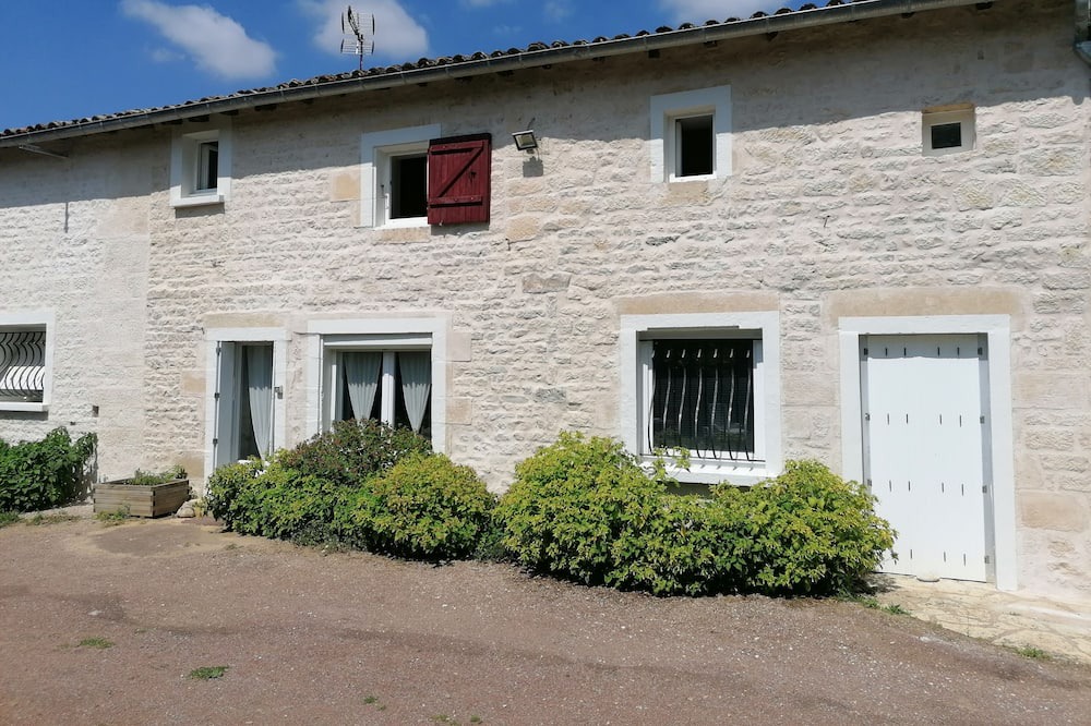 Photo of Outdoor in La Creche