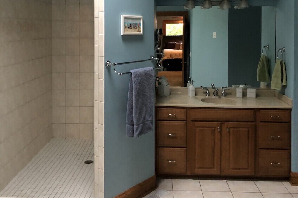 Photo of Bathroom in Newark