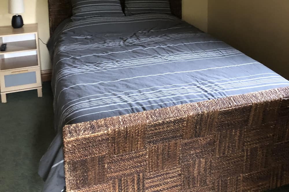 Photo of Bedroom in Newark