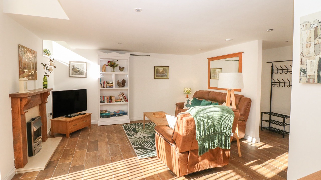 Photo of Others in Hoylandswaine