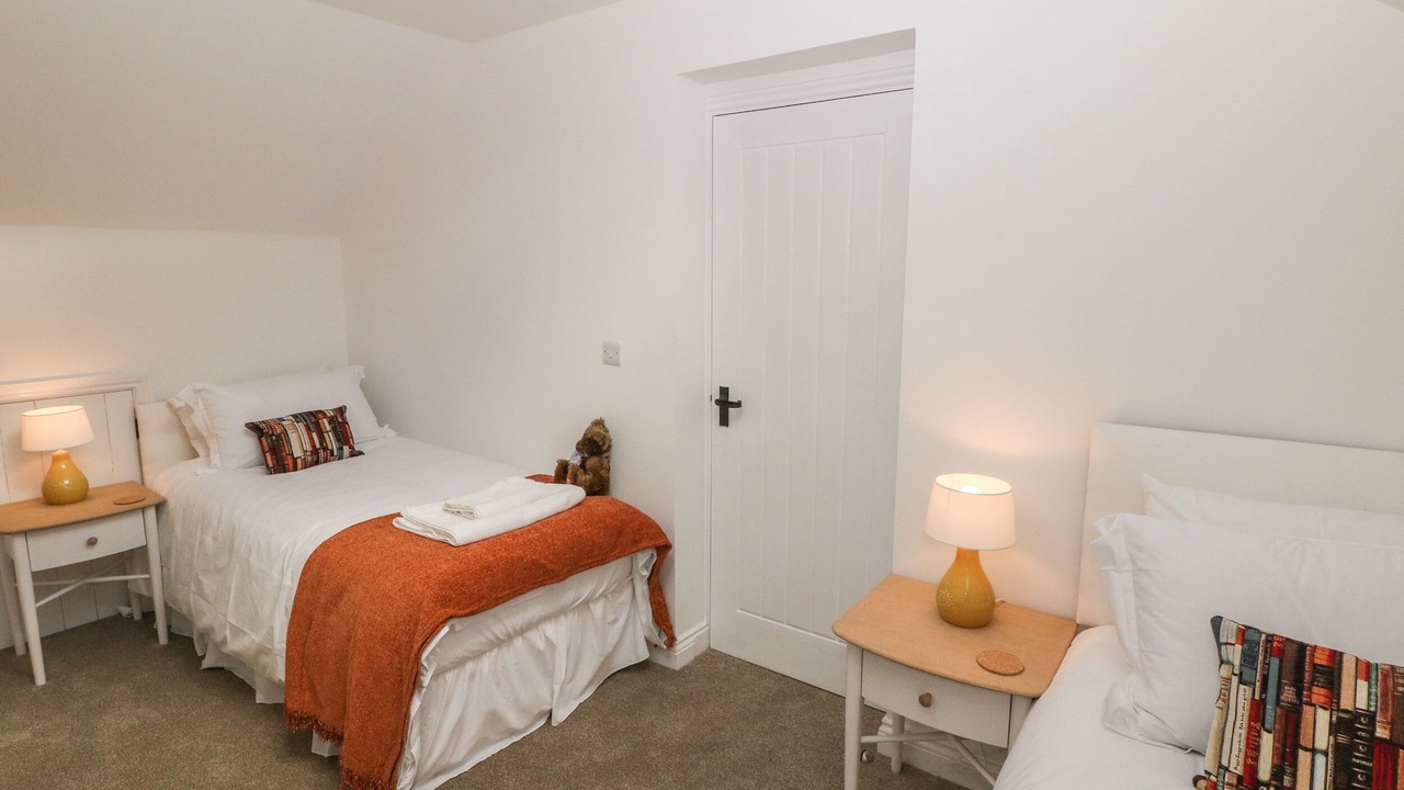 Photo of Others in Hoylandswaine