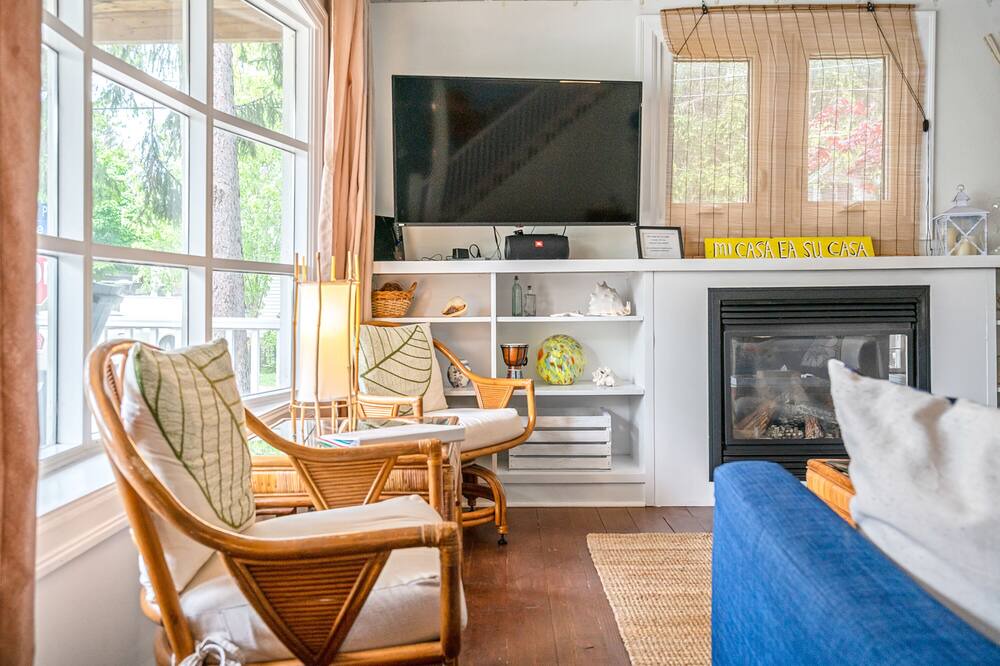 Photo of Livingroom in Crystal Beach