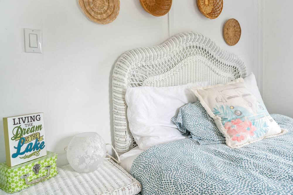 Photo of Bedroom in Crystal Beach