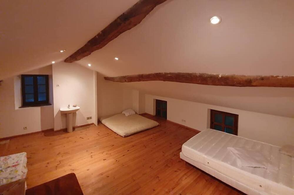 Photo of Bedroom in Surba