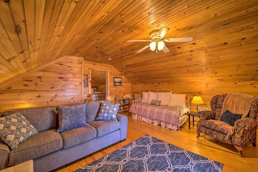 Photo of Bedroom in Purlear