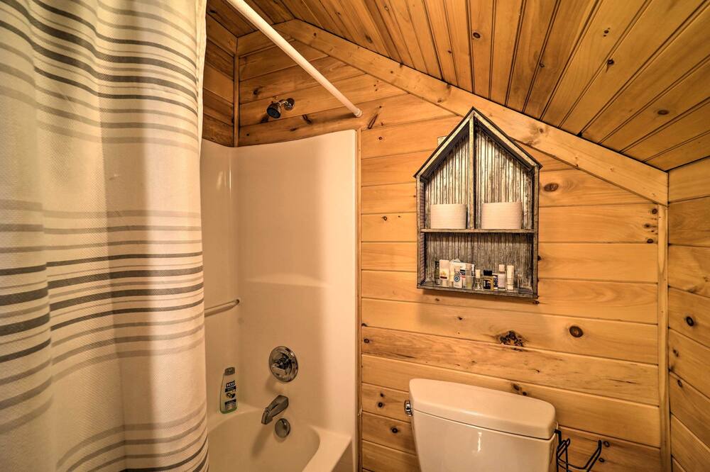 Photo of Bathroom in Purlear
