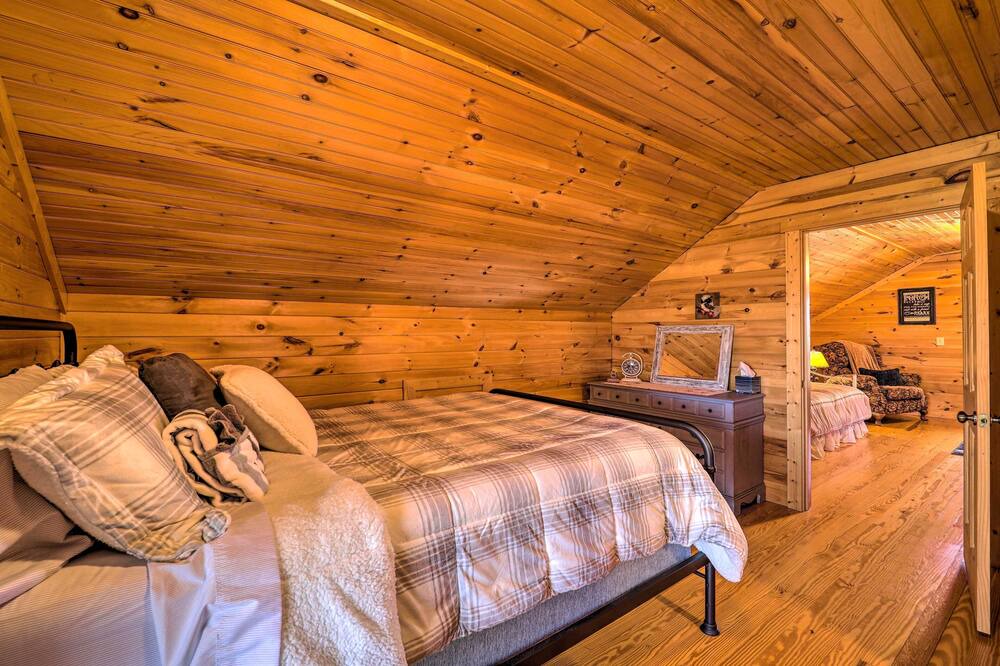 Photo of Bedroom in Purlear