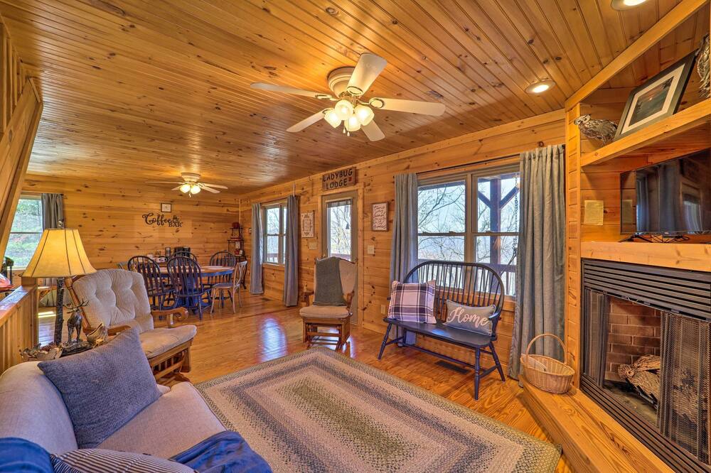 Photo of Bedroom in Purlear