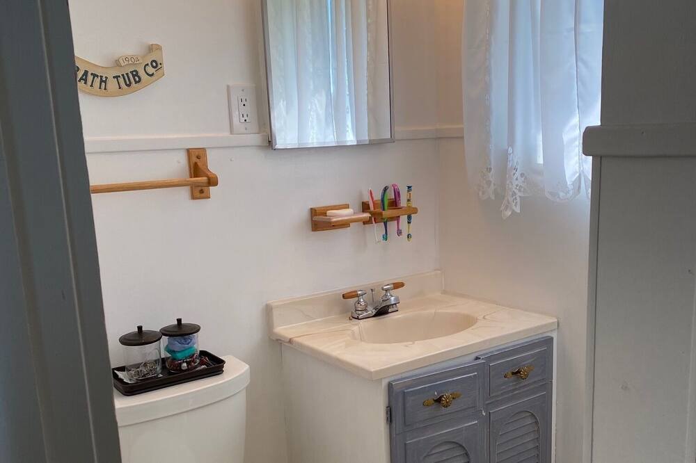 Photo of Bathroom in Livonia