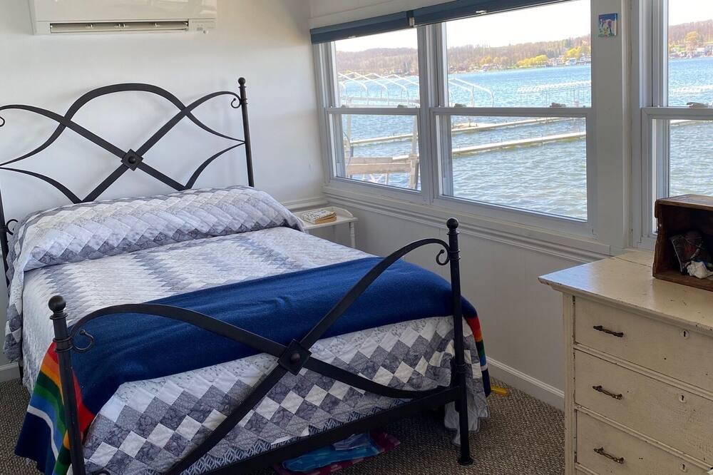 Photo of Bedroom in Livonia