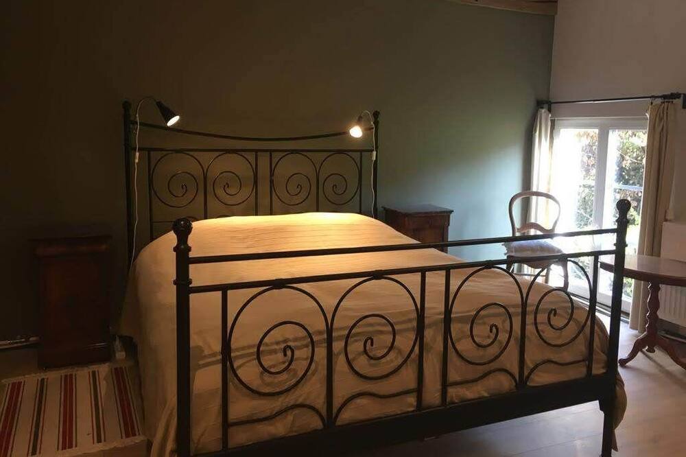 Photo of Bedroom in Signy-lAbbaye