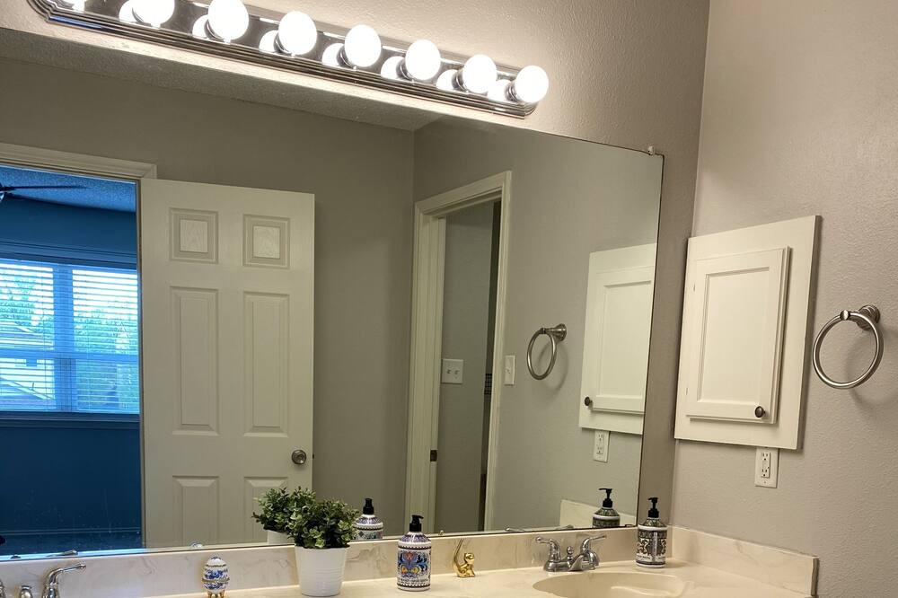 Photo of Bathroom in Grapevine