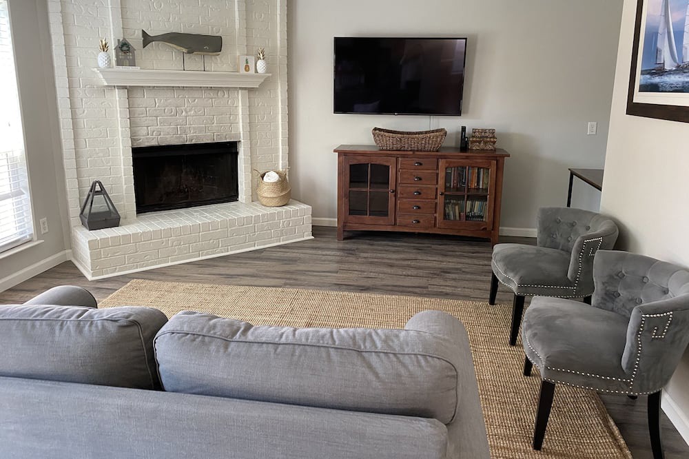 Photo of Livingroom in Grapevine