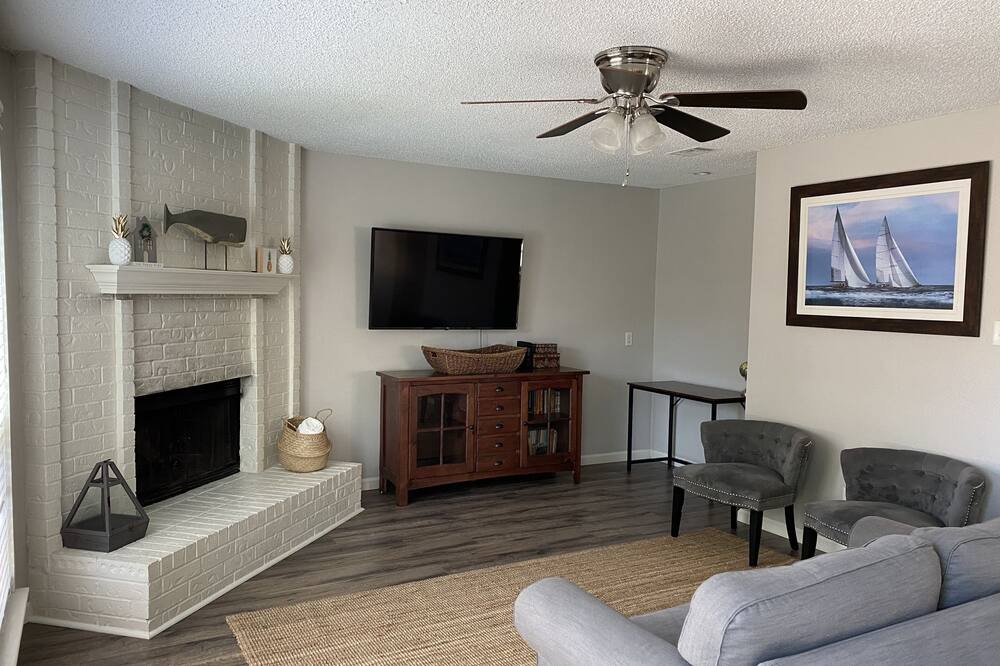 Photo of Livingroom in Grapevine