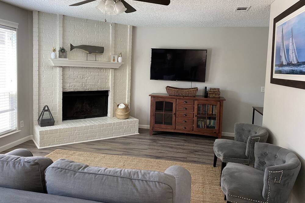 Photo of Livingroom in Grapevine