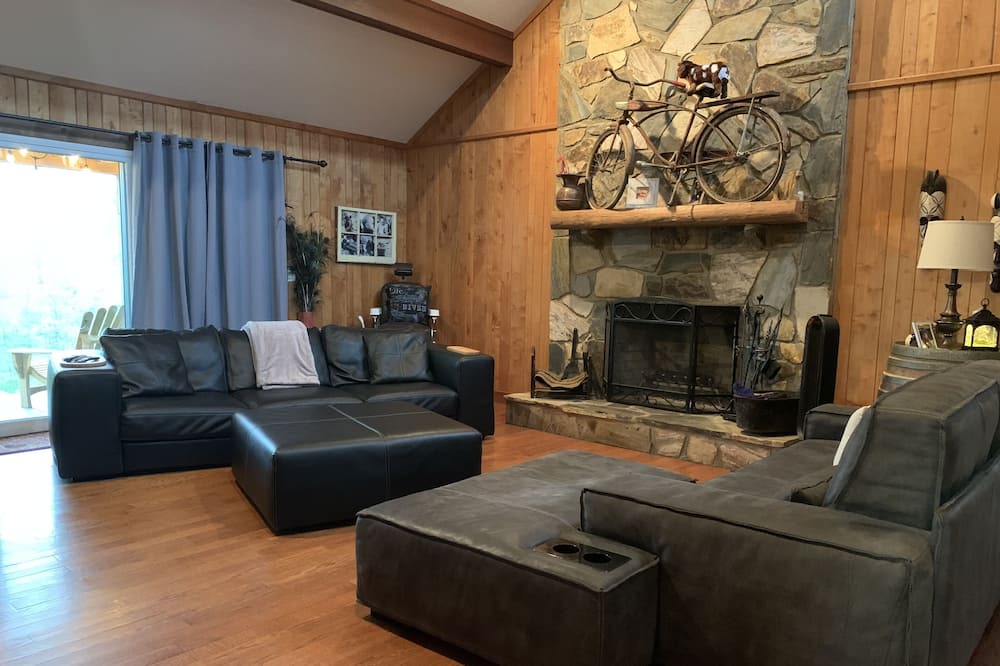 Photo of Livingroom in Asbury