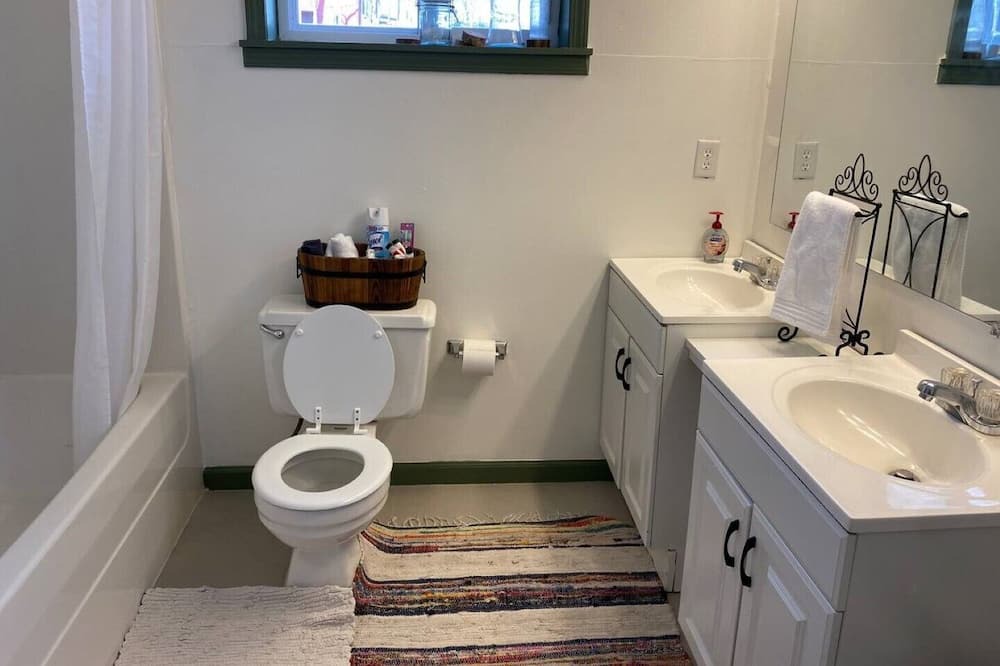Photo of Bathroom in Manhattan