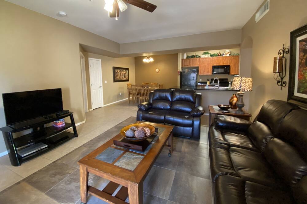 Photo of Livingroom in Parkwood Ranch