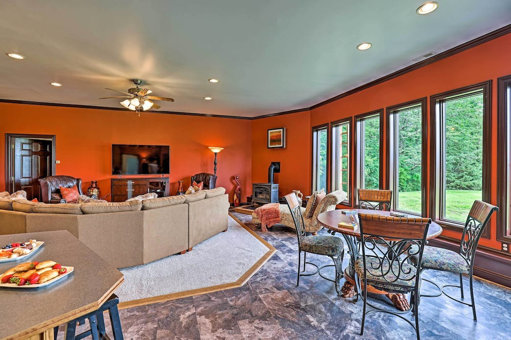 Photo of Bedroom in Rushville