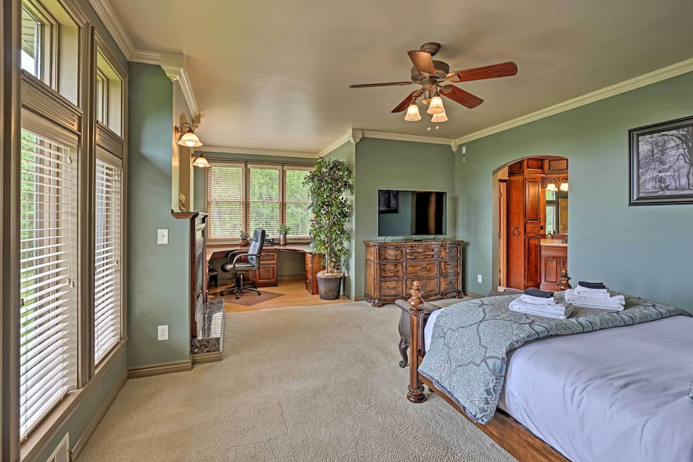 Photo of Others in Rushville