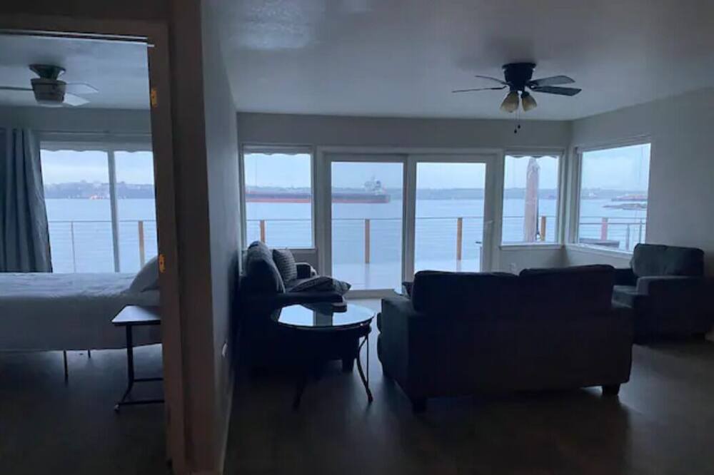 Photo of Livingroom in Northeast Tacoma