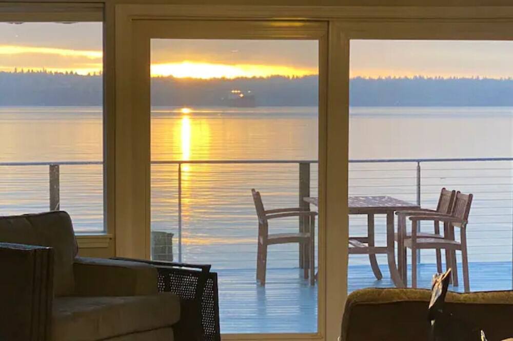 Photo of Livingroom in Northeast Tacoma