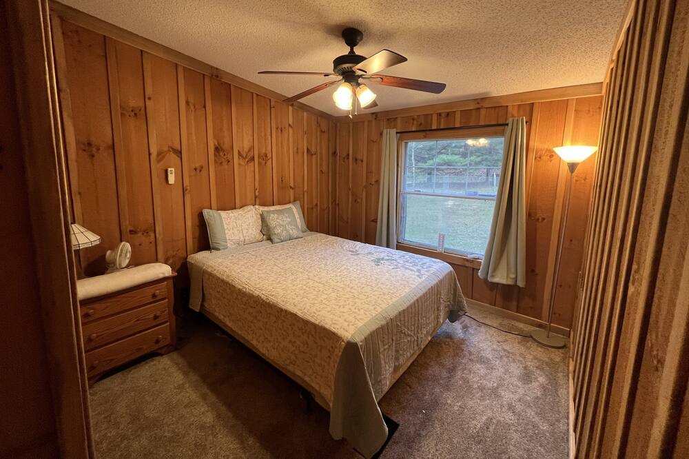 Photo of Bedroom in Glouster