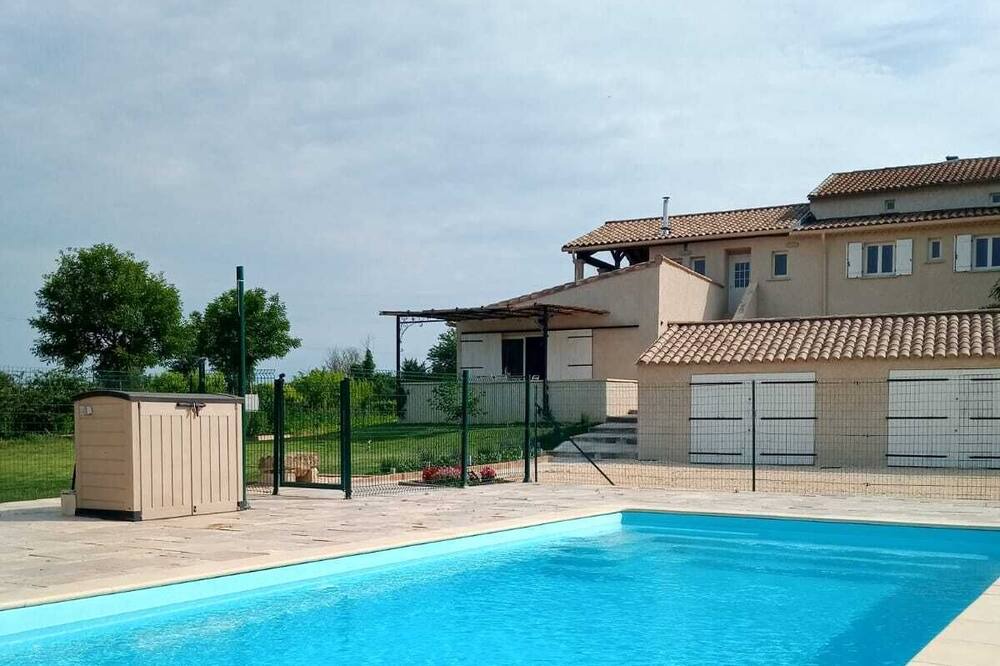 Photo of Outdoor in Saint-Jean-de-Maruejols-et-Avejan