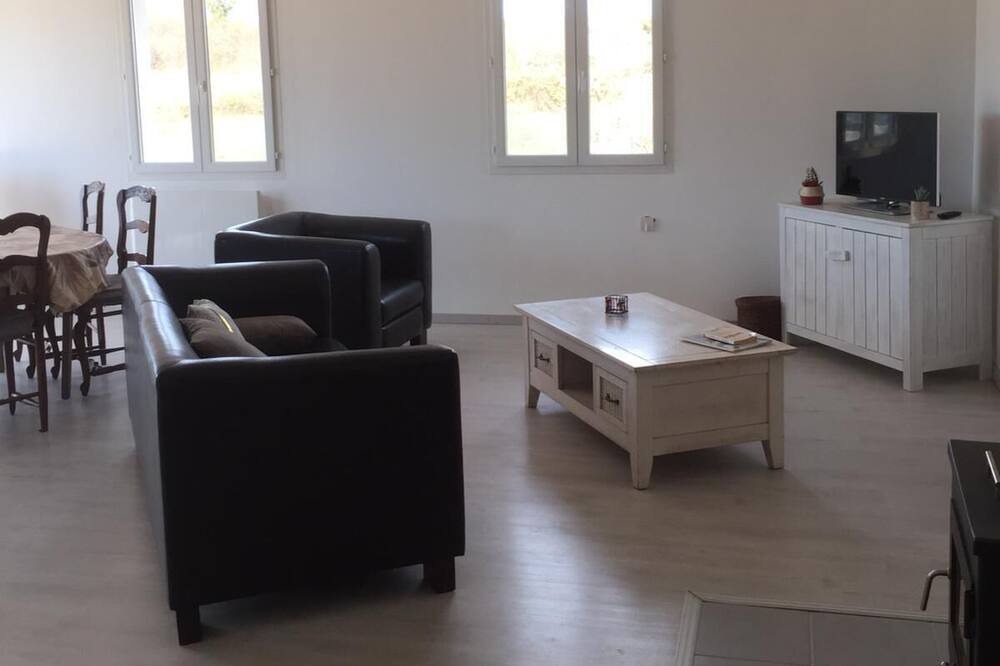 Photo of Livingroom in Saint-Jean-de-Maruejols-et-Avejan