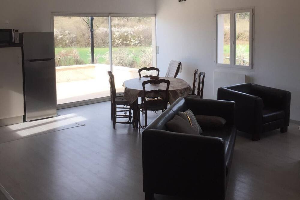 Photo of Livingroom in Saint-Jean-de-Maruejols-et-Avejan