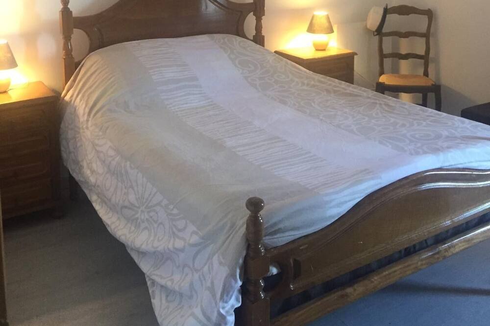 Photo of Bedroom in Saint-Jean-de-Maruejols-et-Avejan