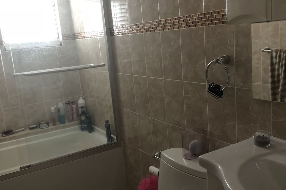 Photo of Bathroom in Somerton