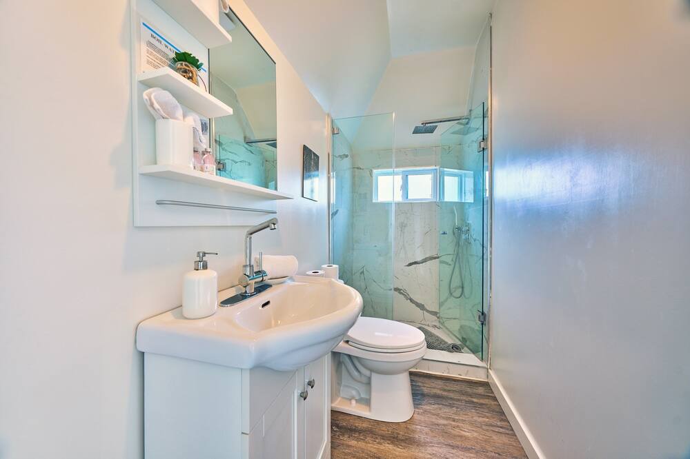 Photo of Bathroom in Wainfleet