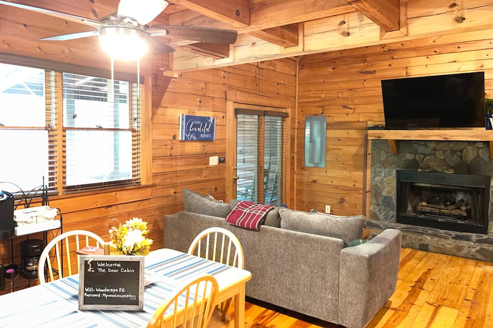 Photo of Livingroom in Pine Mountain Valley