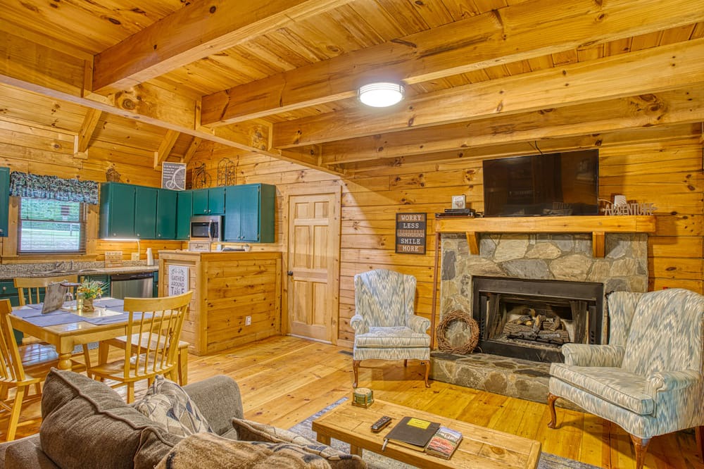 Photo of Livingroom in Pine Mountain Valley