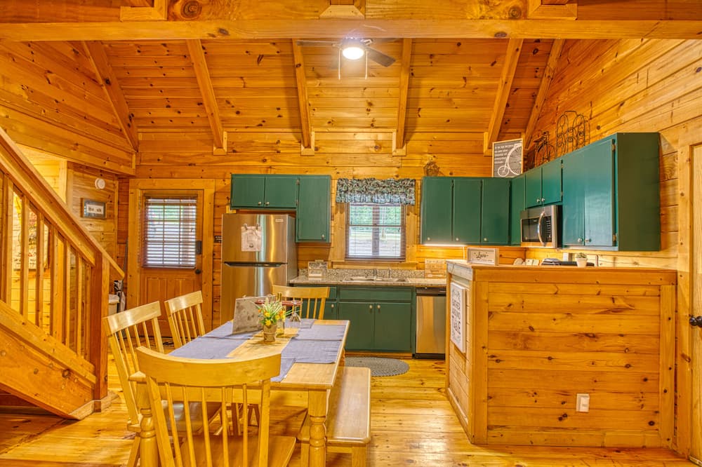 Photo of Kitchen in Pine Mountain Valley